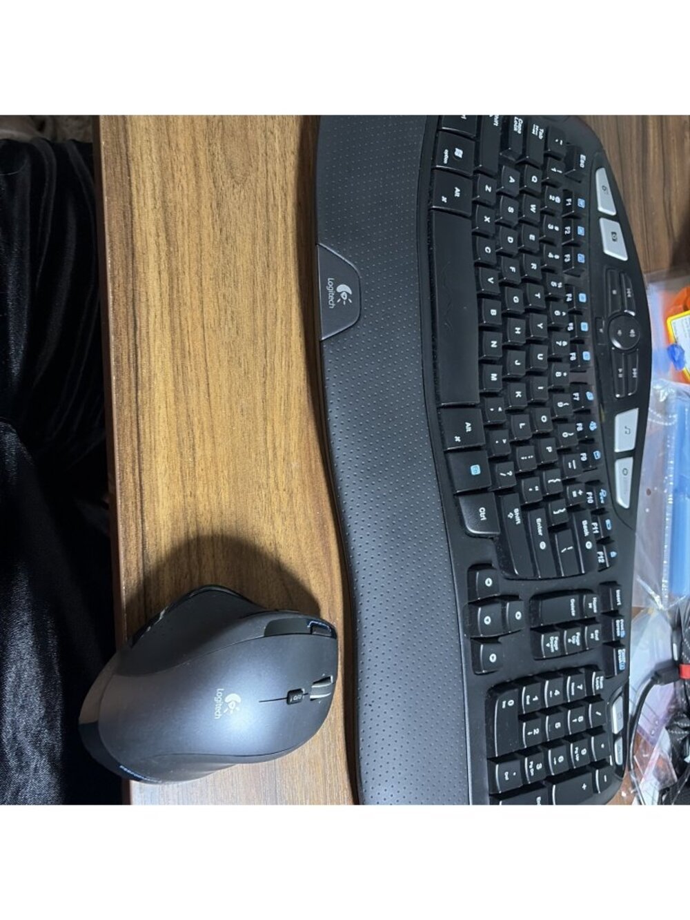 Logitech Keyboard And Mouse Model Y-RBN90 Untested
